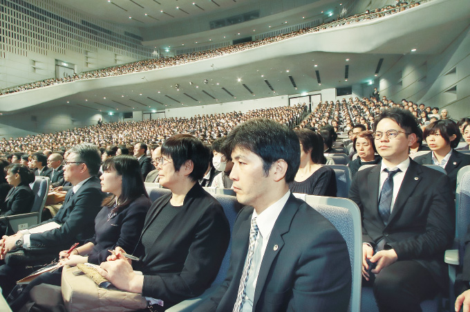 総幹部会会場
