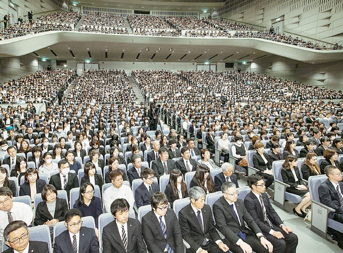 総幹部会会場