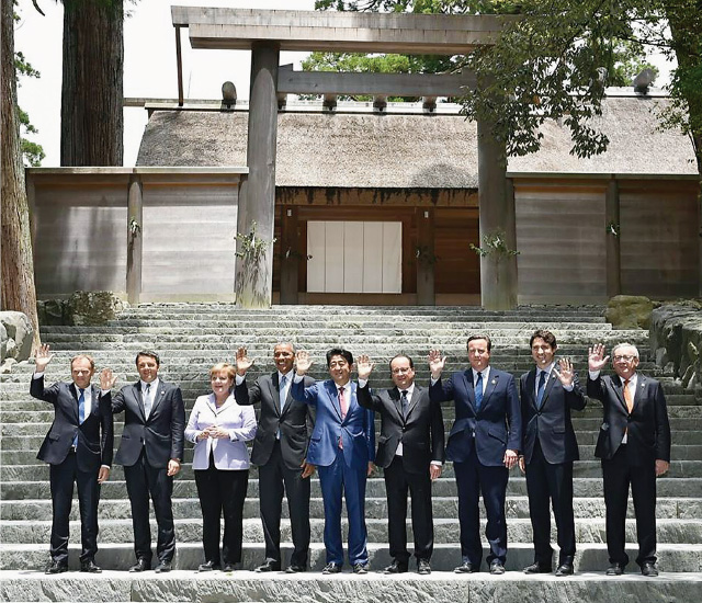 安倍首相は伊勢神宮の内宮にまでＧ7首脳を招き入れた