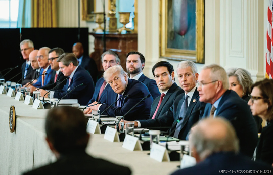 ホワイトハウスで石油・ガス会社幹部と会談するトランプ大統領（1月9日）