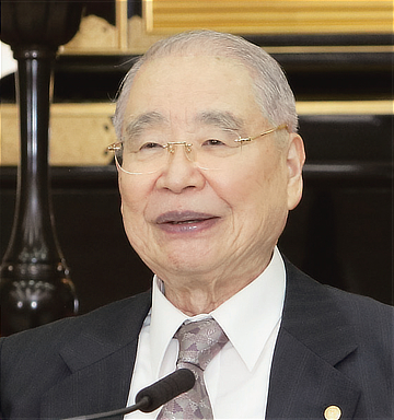 初代会長・浅井昭衞先生の肖像写真